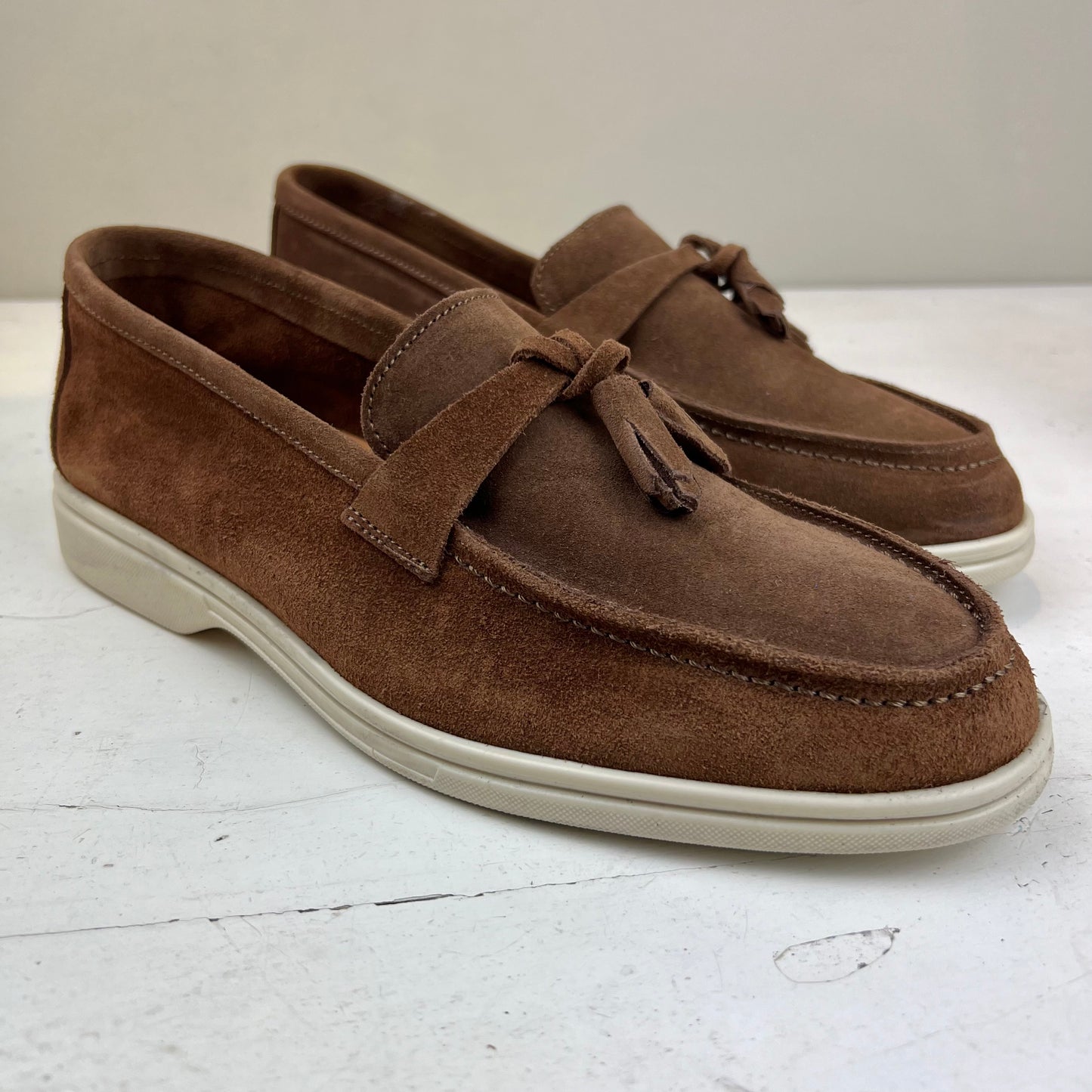 VERSILIA – mocassino camoscio con nappine