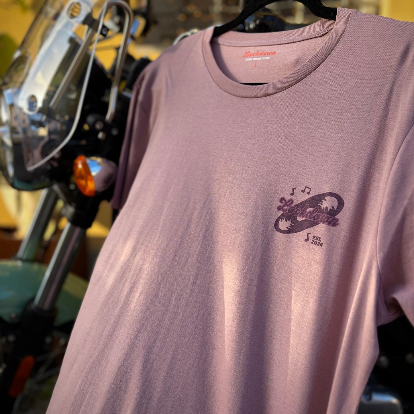 FOLLOW - t-shirt lilla con stampa