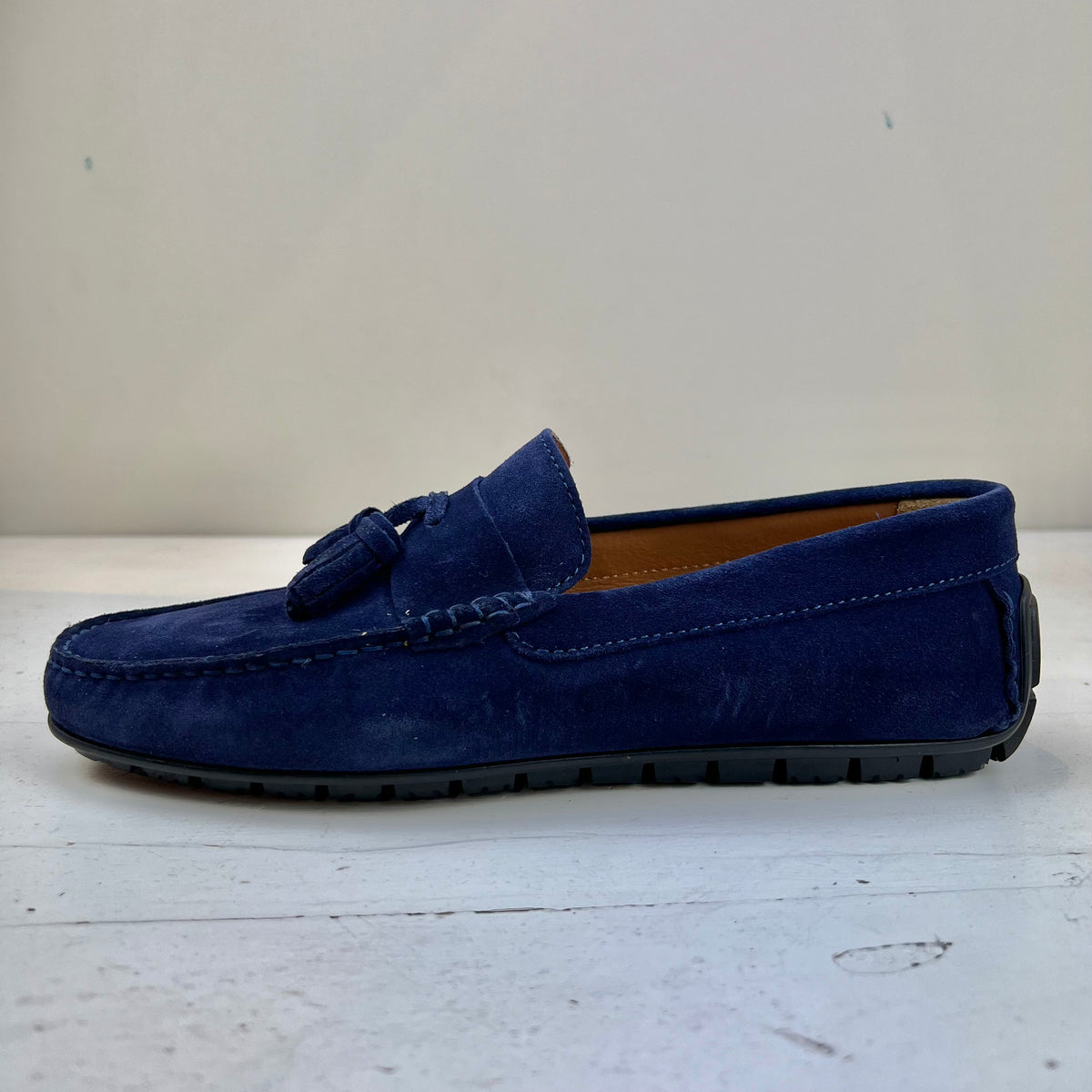 BIAGIO – mocassino camoscio con nappine