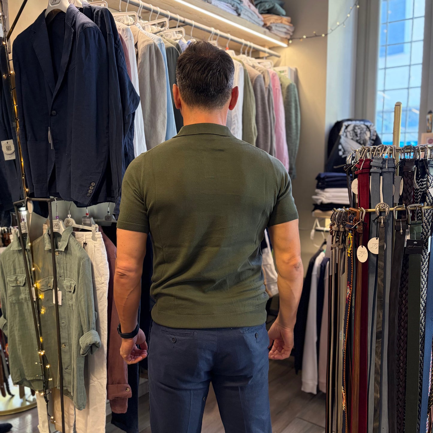TREZEGUET - polo in maglia sartoriale scollo V