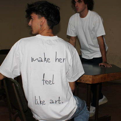 SHE IS ART - t-shirt bianca vintage con grafica