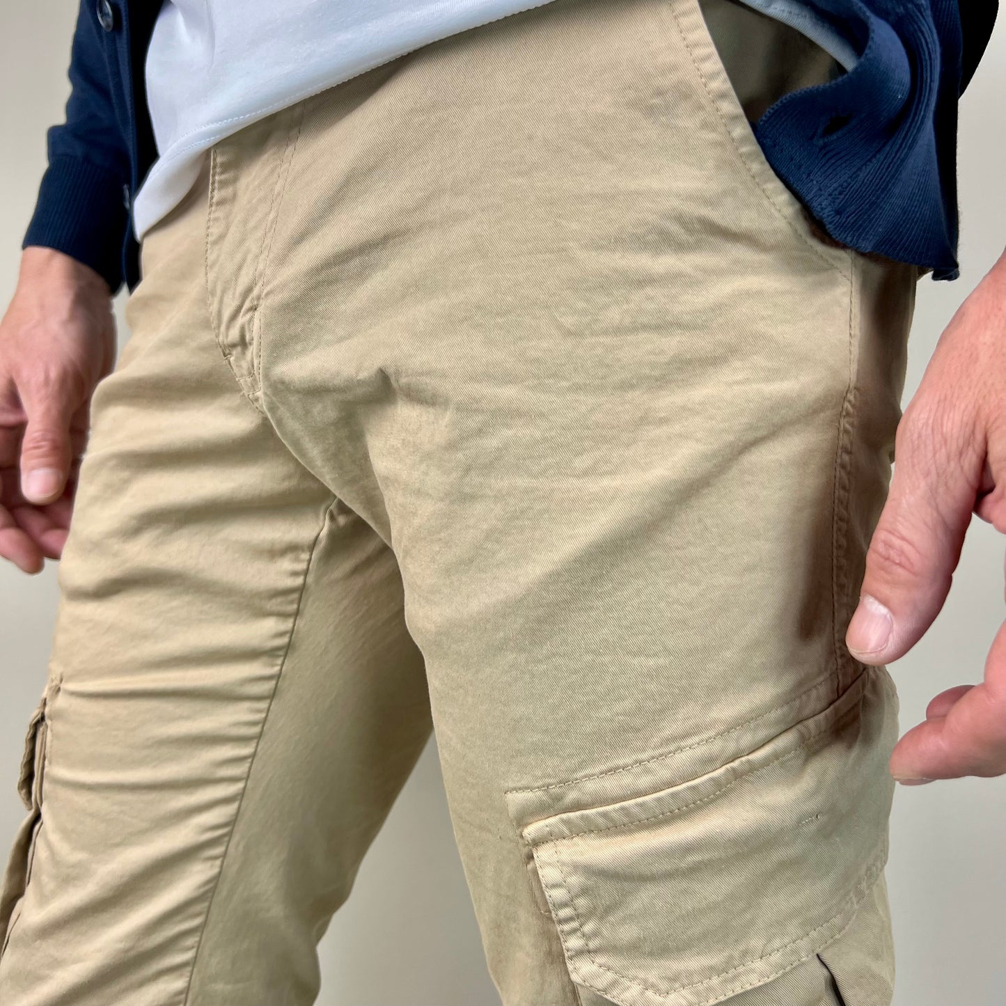 TRAPATTONI – pantalone cargo sartoriale leggero