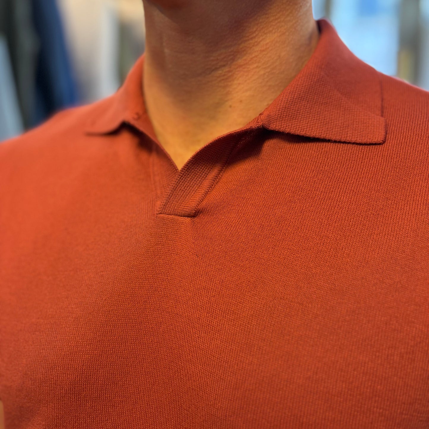 TREZEGUET - polo in maglia sartoriale scollo V