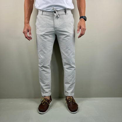 SAINT TROPEZ – pantalone rigato sartoriale leggero