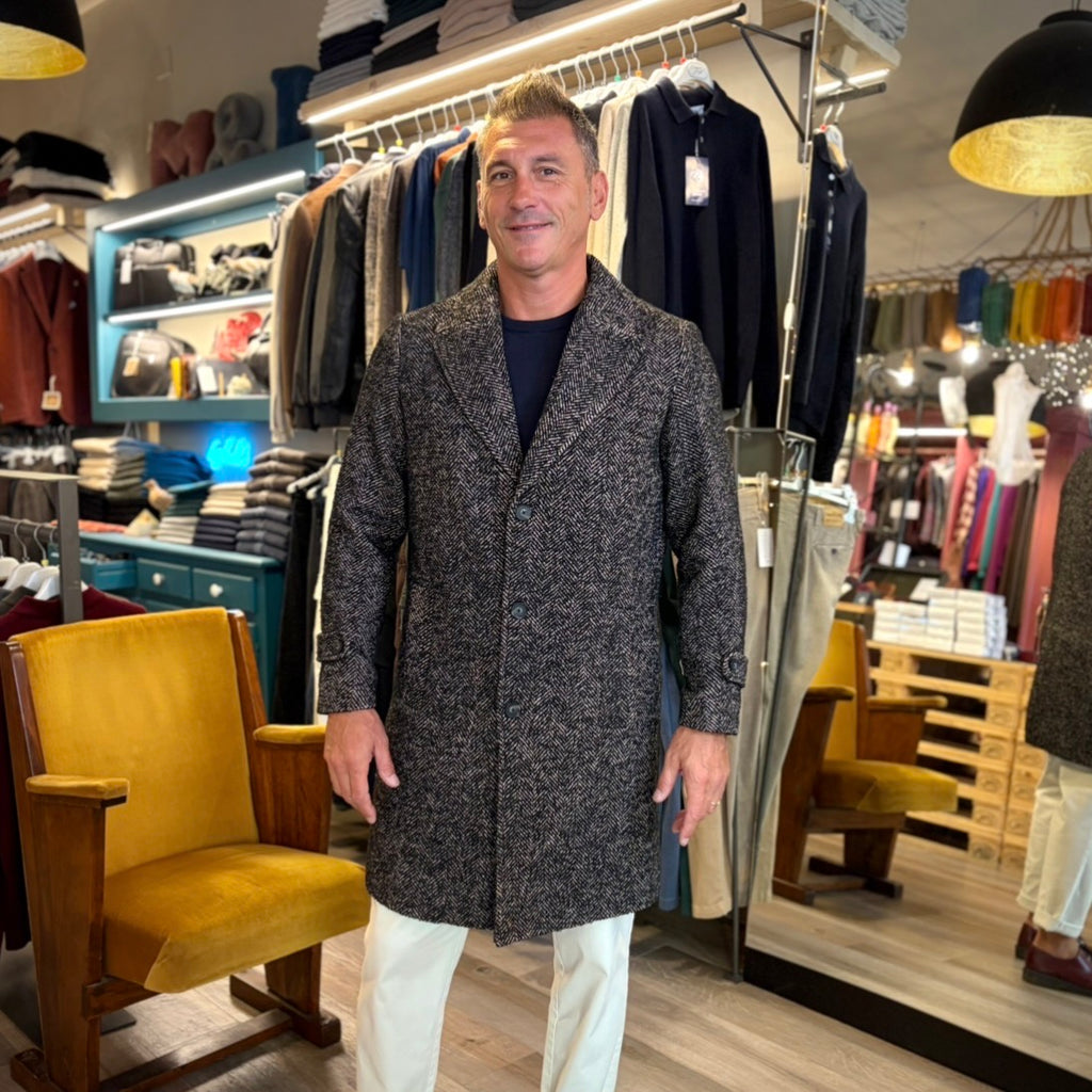 DEDDY – cappotto spigato over sartoriale