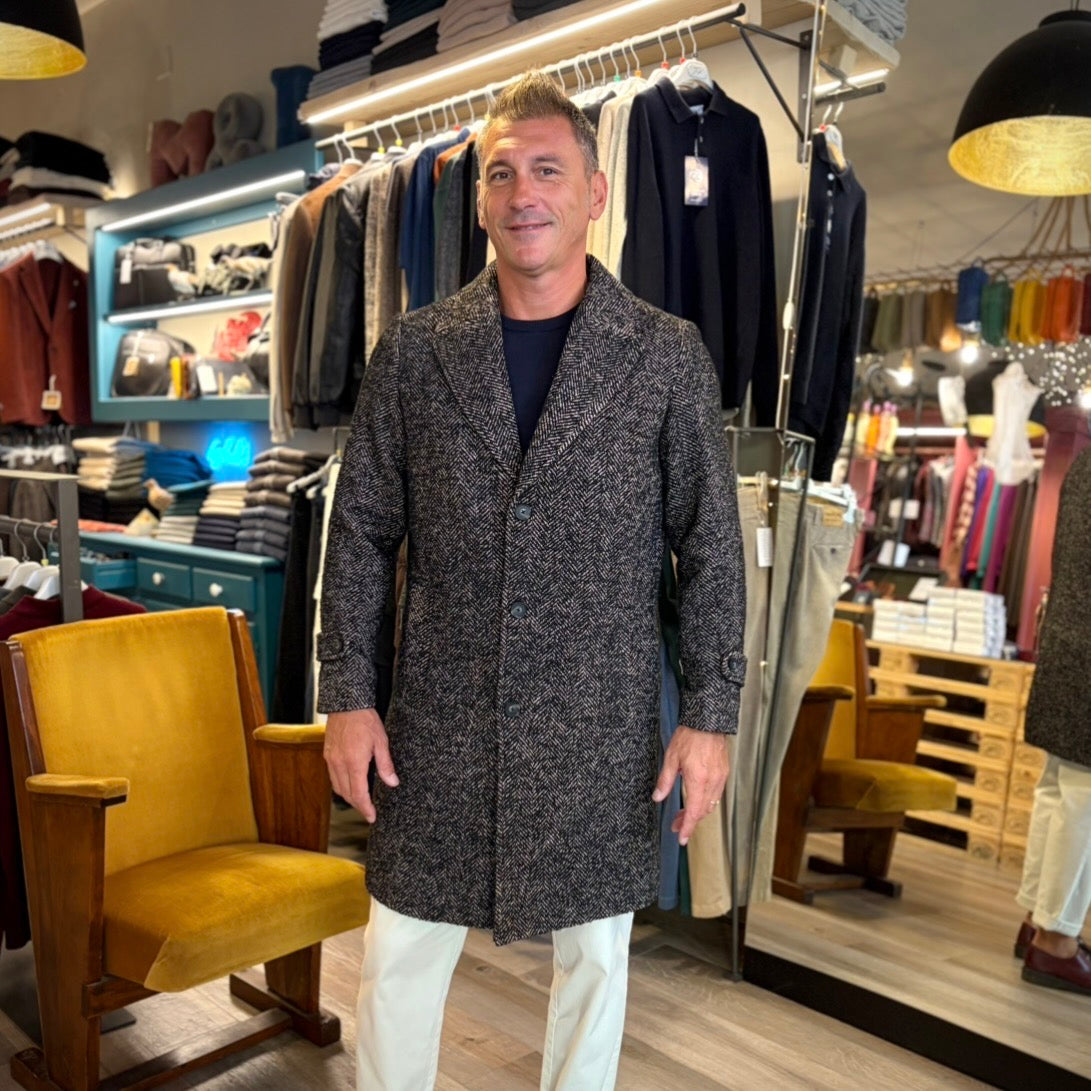 DEDDY – cappotto spigato over sartoriale