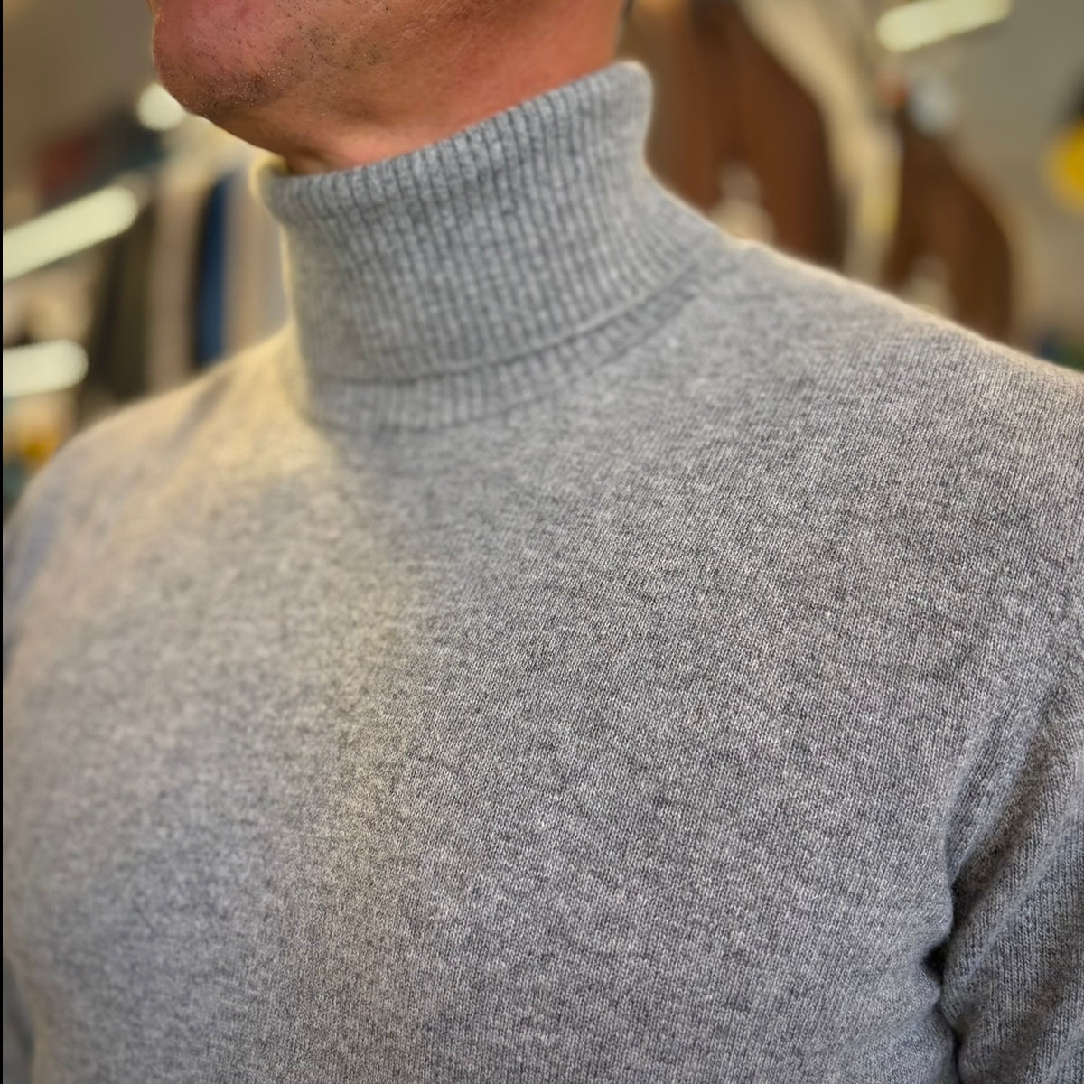 MANCINI ALTO  – dolcevita cashmere sartoriale