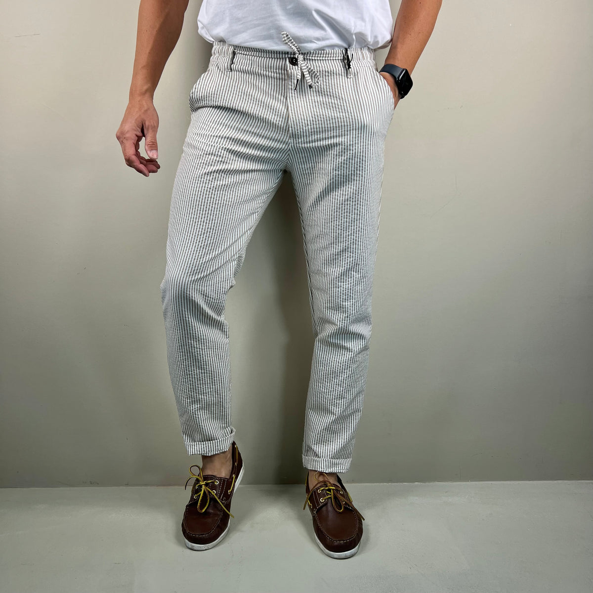 SAINT TROPEZ – pantalone rigato sartoriale leggero