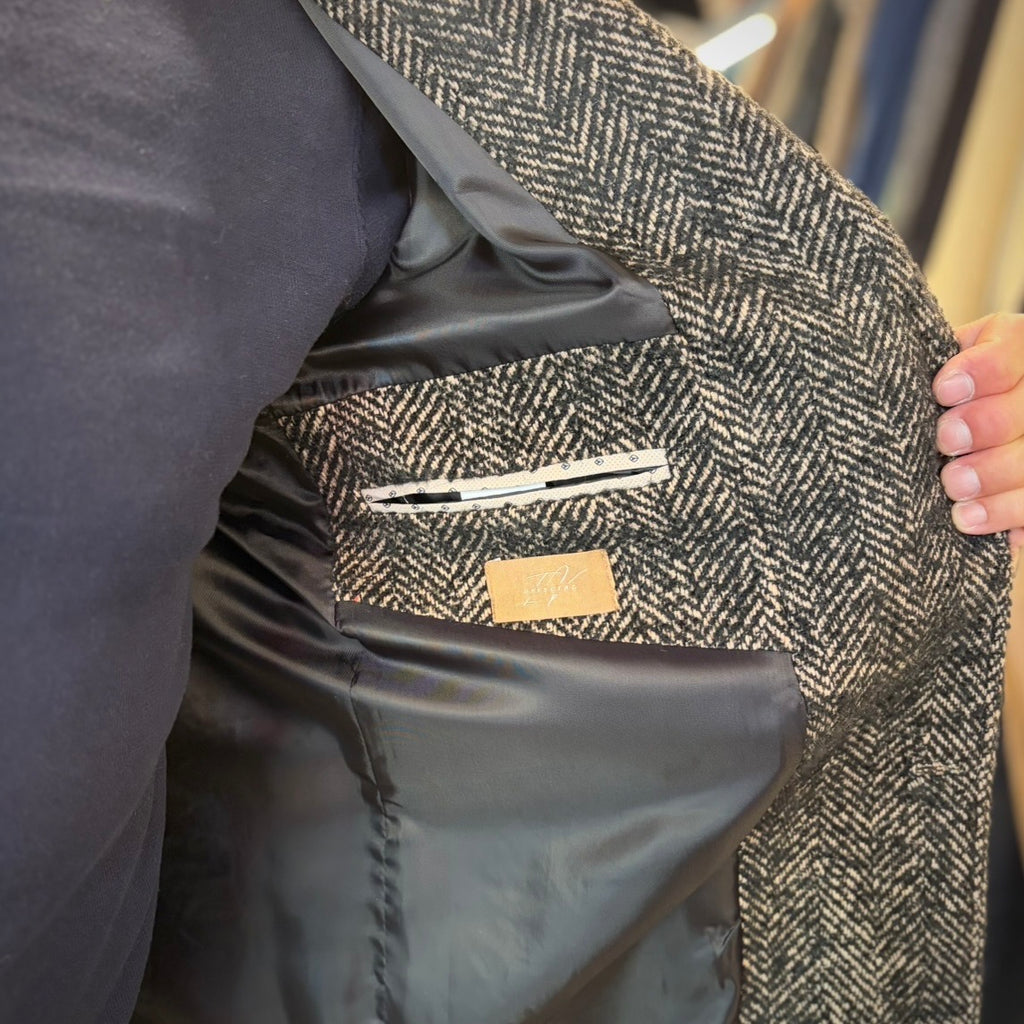 DEDDY – cappotto spigato over sartoriale