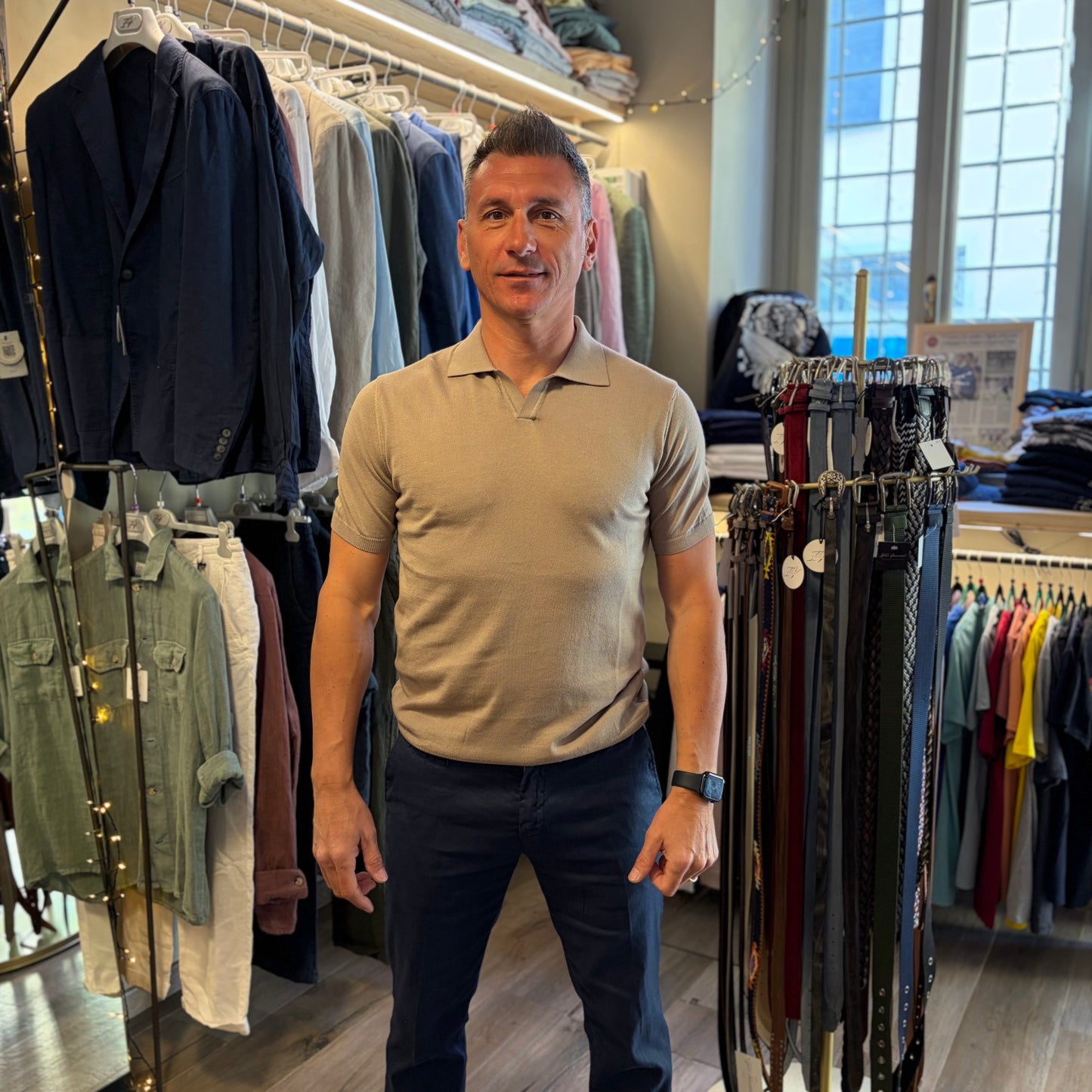 TREZEGUET - polo in maglia sartoriale scollo V