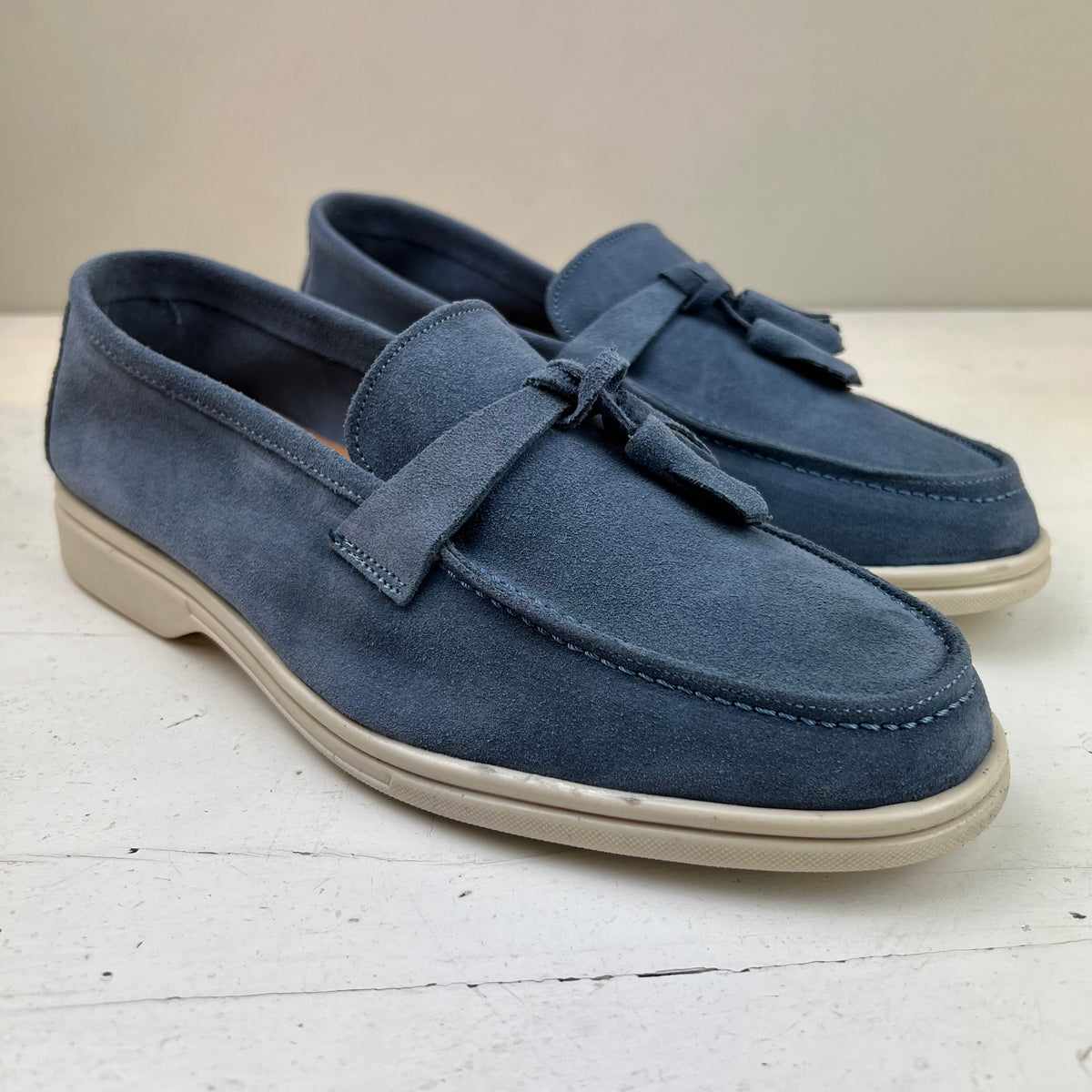 VERSILIA – mocassino camoscio con nappine