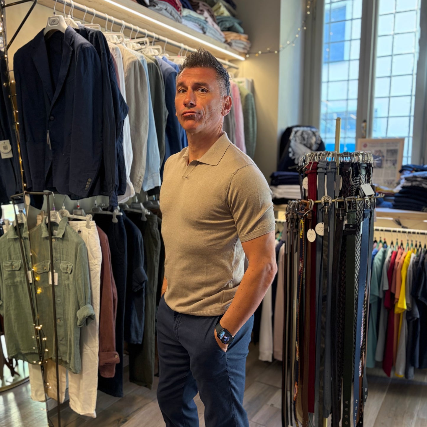 TREZEGUET - polo in maglia sartoriale scollo V