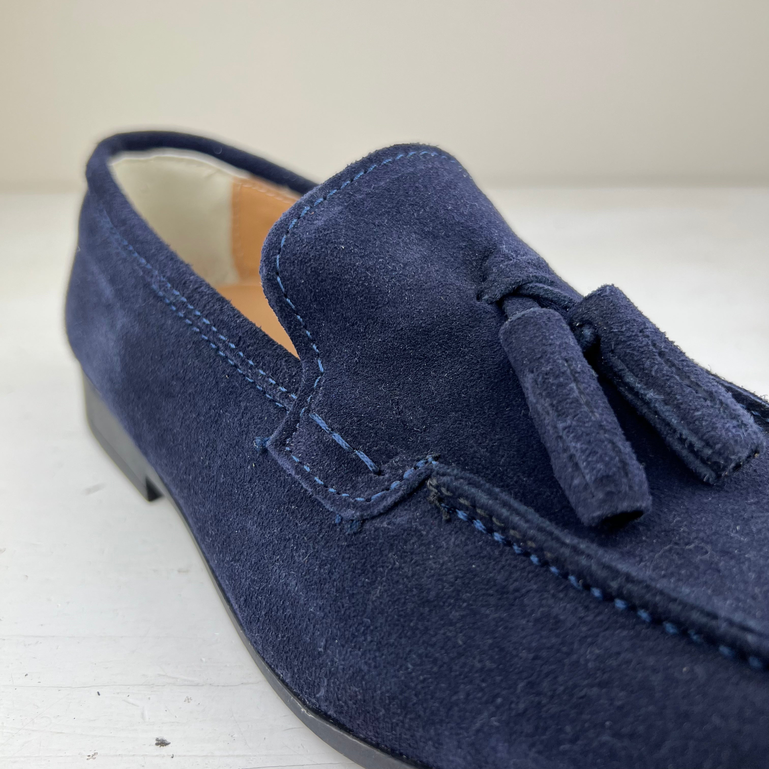 LIONEL – mocassino camoscio con nappine