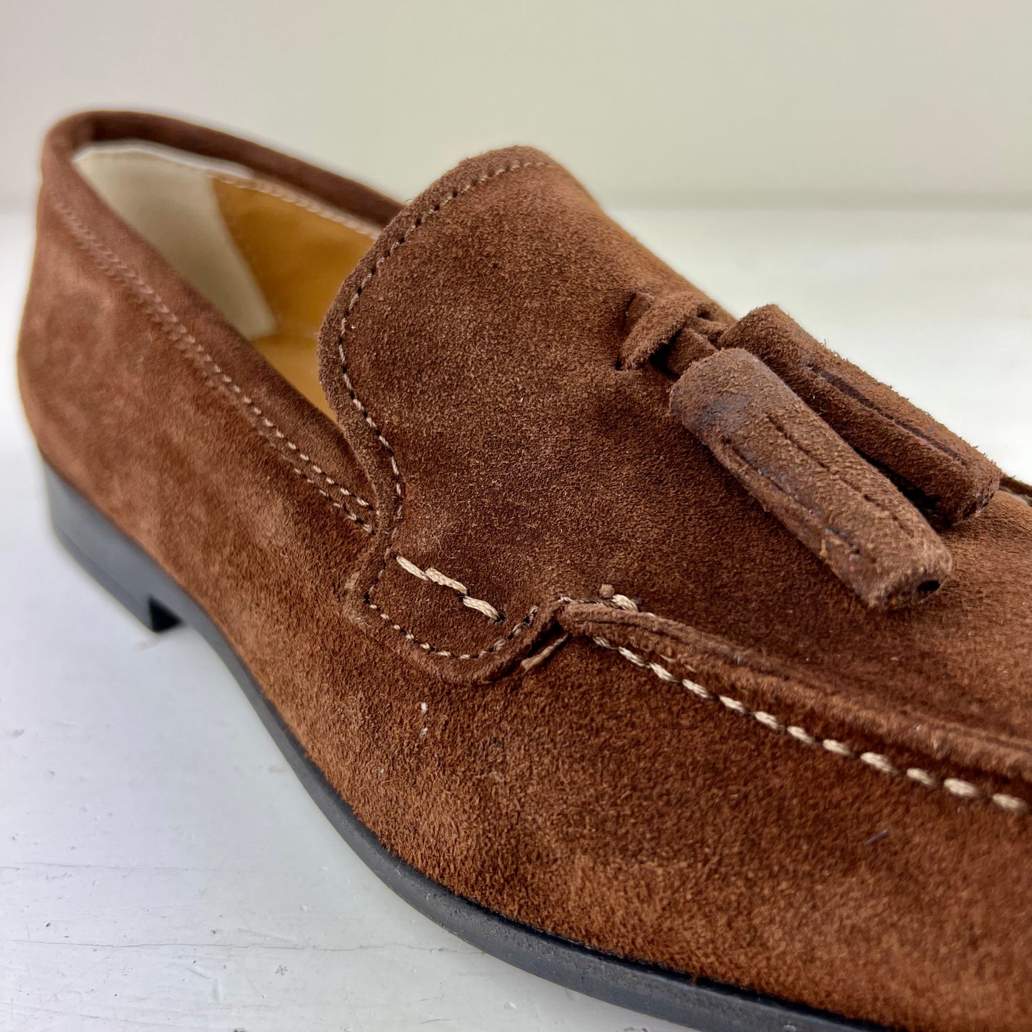 LIONEL – mocassino camoscio con nappine